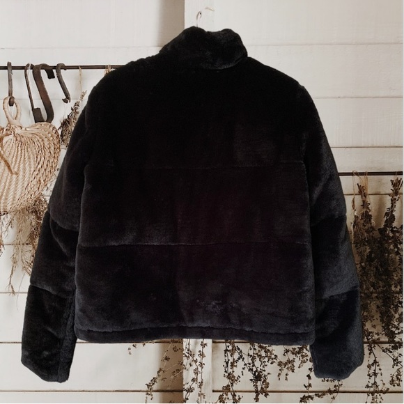 ZARA BLACK FAUX FUR CROP JACKET SIZE SMALL - Picture 8 of 8